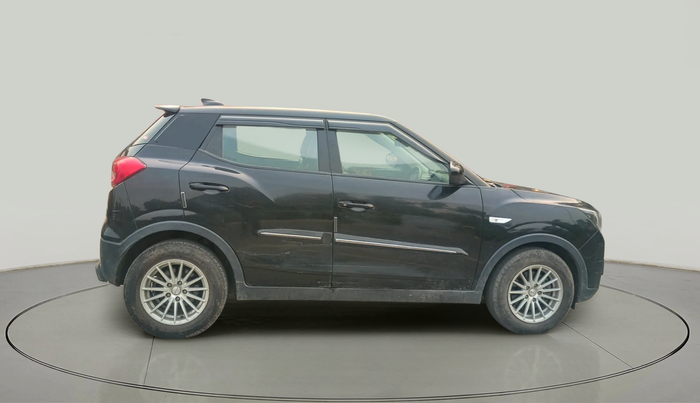 2022 Mahindra XUV300 W4 1.2 PETROL, Petrol, Manual, 21,845 km, exterior