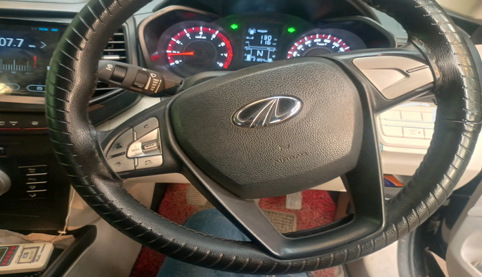 2022 Mahindra XUV300 W4 1.2 PETROL, Petrol, Manual, 21,845 km, interior