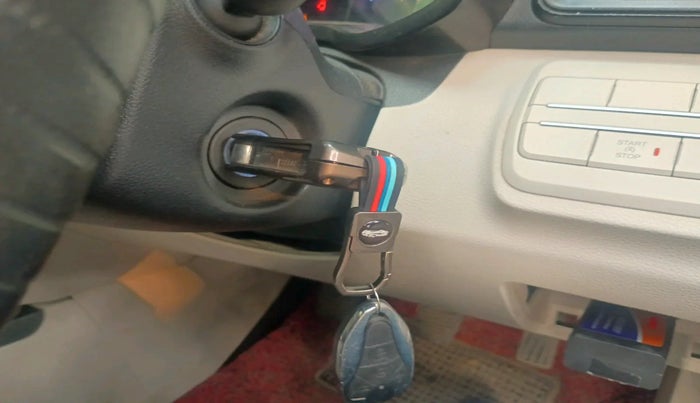 2022 Mahindra XUV300 W4 1.2 PETROL, Petrol, Manual, 21,845 km, interior