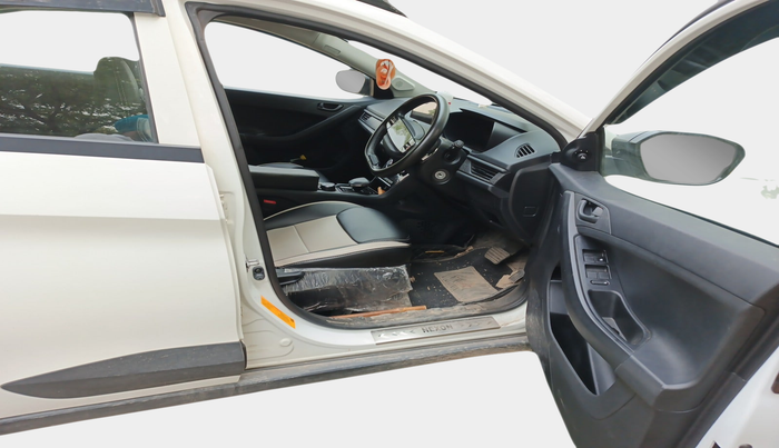 2024 Tata NEXON Smart Plus 1.2 Revotron 6 AMT, Petrol, Automatic, 13,147 km, interior