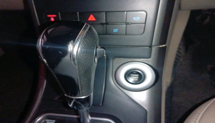 2017 Mahindra XUV500 W10 AT, Diesel, Automatic, 48,324 km, interior