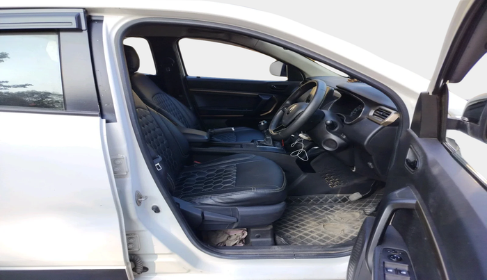 2021 Renault Kiger RXT MT, Petrol, Manual, 65,469 km, interior