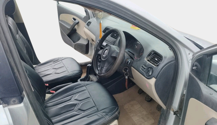 2010 Volkswagen Polo COMFORTLINE 1.2L PETROL, Petrol, Manual, 1,73,353 km, interior