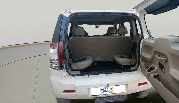 2016 Mahindra TUV300 T6, Diesel, Manual, 79,027 km, exterior