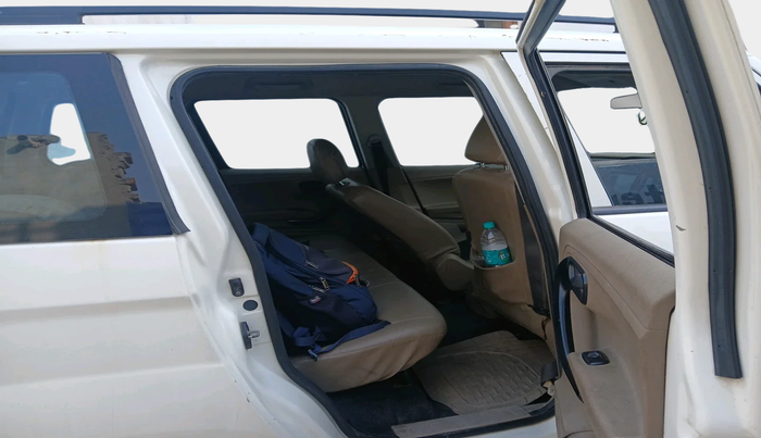 2016 Mahindra TUV300 T6, Diesel, Manual, 79,027 km, interior