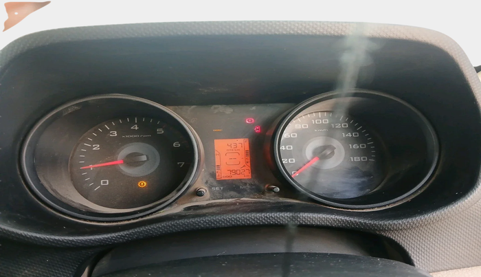 2016 Mahindra TUV300 T6, Diesel, Manual, 79,027 km, interior