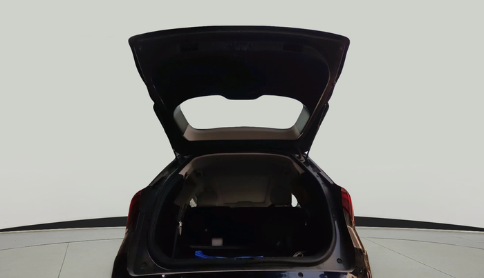 2023 Mahindra XUV700 AX 7 P AT 7 STR, Petrol, Automatic, 21,009 km, exterior