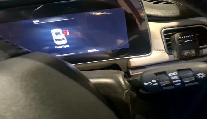 2023 Mahindra XUV700 AX 7 P AT 7 STR, Petrol, Automatic, 21,009 km, interior