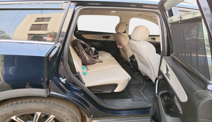 2023 Mahindra XUV700 AX 7 P AT 7 STR, Petrol, Automatic, 21,009 km, interior