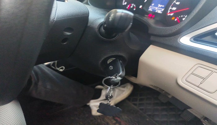 2022 Hyundai Verna S PLUS 1.5 VTVT, Petrol, Manual, 5,796 km, interior