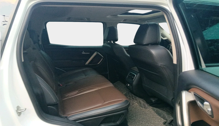 2022 Mahindra SCORPIO-N Z8 L PETROL AT 7 STR, Petrol, Automatic, 30,515 km, interior