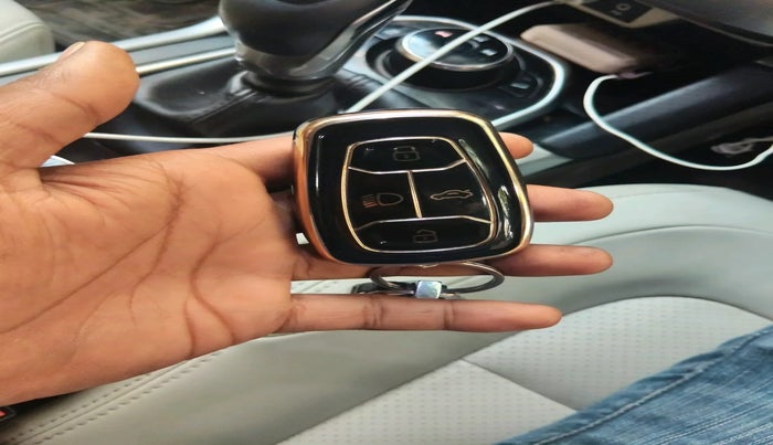 2021 Tata Safari XZ PLUS 6 S, Diesel, Manual, 1,42,175 km, interior