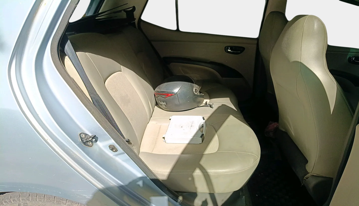 2010 Hyundai i10 MAGNA 1.1, Petrol, Manual, 79,068 km, interior