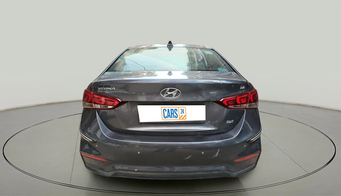 2018 Hyundai Verna 1.6 VTVT SX, Petrol, Manual, 15,324 km, exterior