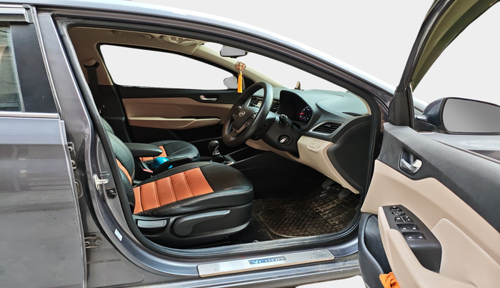 2018 Hyundai Verna 1.6 VTVT SX, Petrol, Manual, 15,324 km, interior