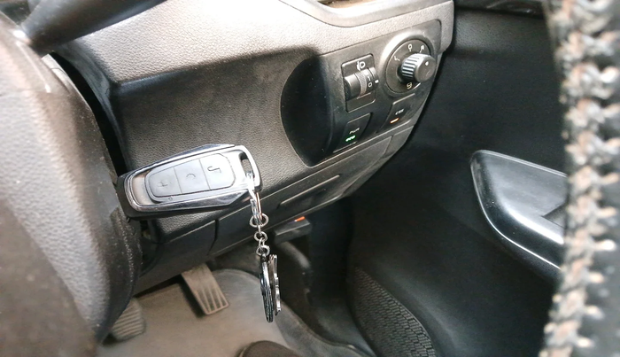 2017 Mahindra KUV 100 NXT K8 D 6 STR, Diesel, Manual, 39,508 km, interior