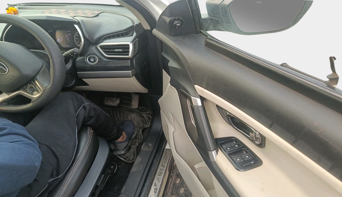 2021 Tata Safari XZA PLUS, Diesel, Automatic, 1,35,841 km, interior