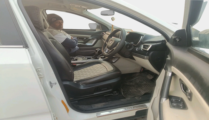 2021 Tata Safari XZA PLUS, Diesel, Automatic, 1,35,841 km, interior
