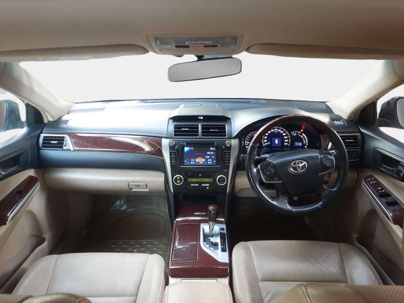 2013 Toyota Camry 2.5L AT, Petrol, Automatic, 41,250 km, interior