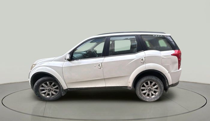 2015 Mahindra XUV500 W10, Diesel, Manual, 1,95,368 km, exterior