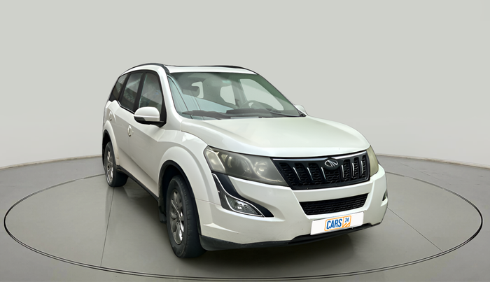 2015 Mahindra XUV500 W10, Diesel, Manual, 1,95,368 km, exterior