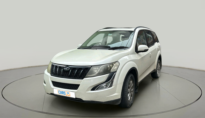 2015 Mahindra XUV500 W10, Diesel, Manual, 1,95,368 km, exterior