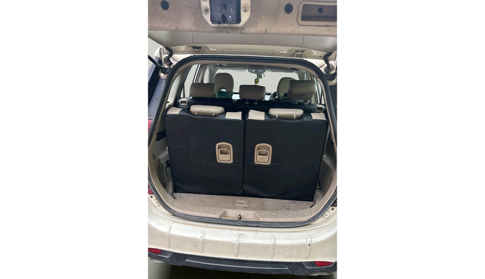2015 Mahindra XUV500 W10, Diesel, Manual, 1,95,368 km, exterior