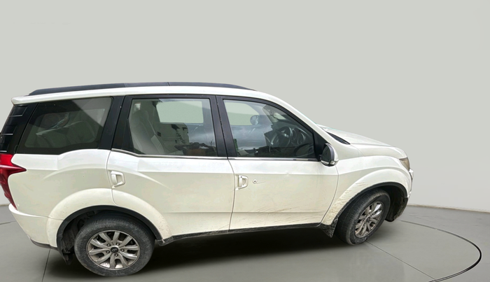 2015 Mahindra XUV500 W10, Diesel, Manual, 1,95,368 km, exterior