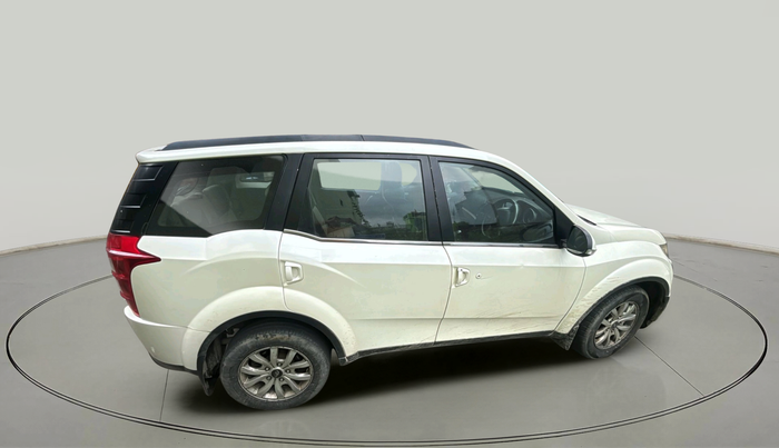 2015 Mahindra XUV500 W10, Diesel, Manual, 1,95,368 km, exterior