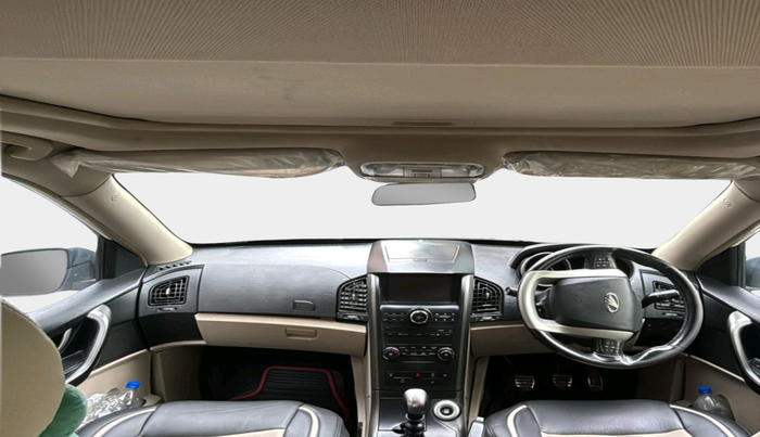 2015 Mahindra XUV500 W10, Diesel, Manual, 1,95,368 km, interior