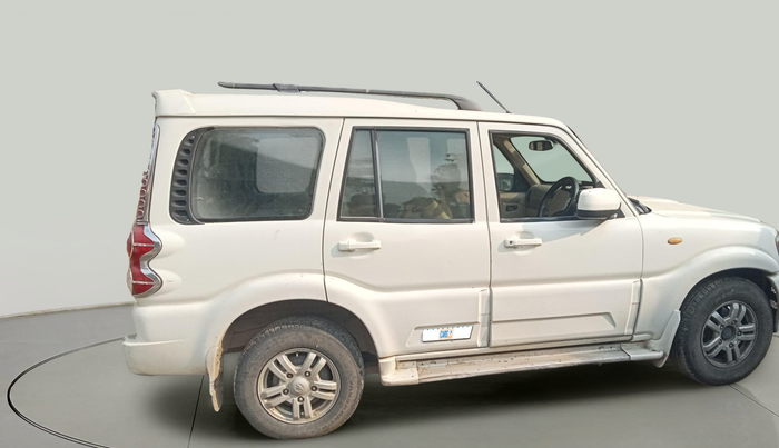 2014 Mahindra Scorpio VLX 2WD AIRBAG, Diesel, Manual, 82,797 km, exterior