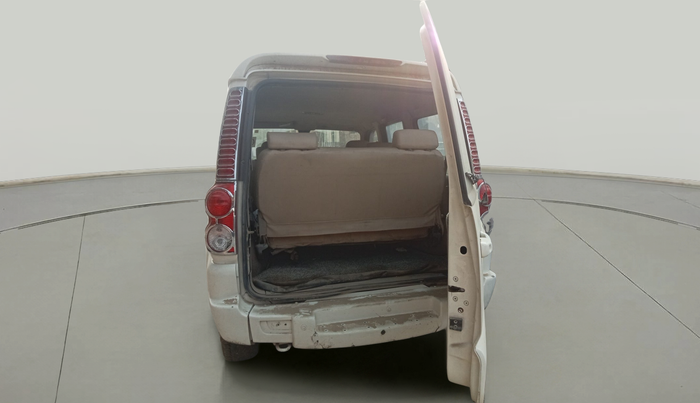 2014 Mahindra Scorpio VLX 2WD AIRBAG, Diesel, Manual, 82,797 km, exterior