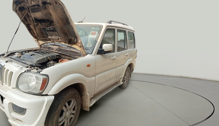 2014 Mahindra Scorpio VLX 2WD AIRBAG, Diesel, Manual, 82,797 km, exterior