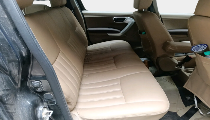 2015 Mahindra TUV300 T8 AMT, Diesel, Automatic, 89,101 km, interior