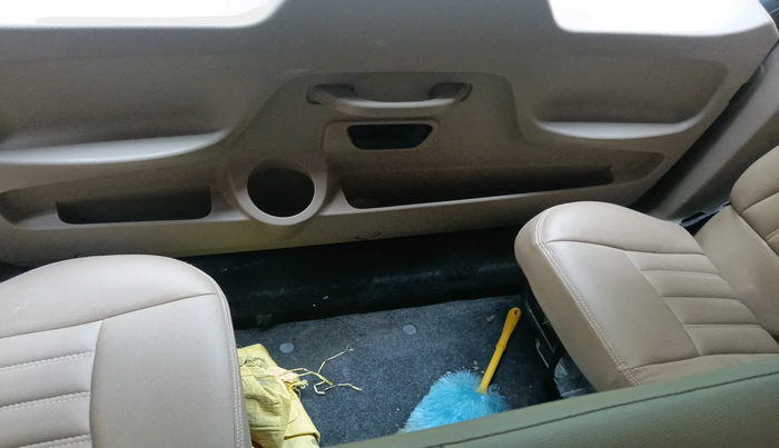 2015 Mahindra TUV300 T8 AMT, Diesel, Automatic, 89,101 km, interior