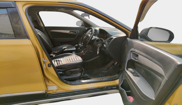 2016 Maruti Vitara Brezza ZDI, Diesel, Manual, 1,06,452 km, interior