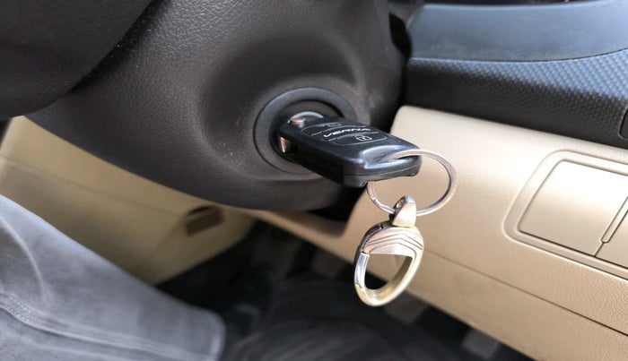 2011 Hyundai Verna FLUIDIC 1.6 VTVT EX, Petrol, Manual, 88,817 km, interior