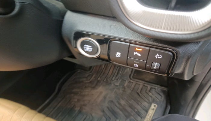 2025 KIA SONET 	 HTX 1.0 TURBO DCT, Petrol, Automatic, 4,493 km, interior