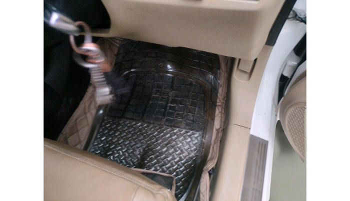 2017 Honda Amaze 1.2L I-VTEC S OPT, Petrol, Manual, 1,22,759 km, interior