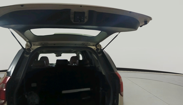 2018 Mahindra XUV500 W11 AT, Diesel, Automatic, 72,600 km, exterior