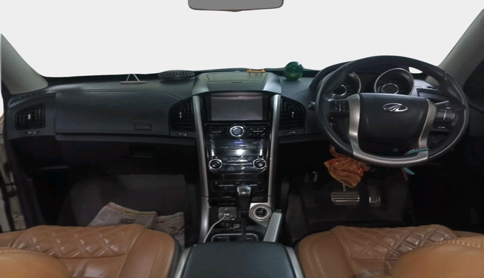2018 Mahindra XUV500 W11 AT, Diesel, Automatic, 72,600 km, interior