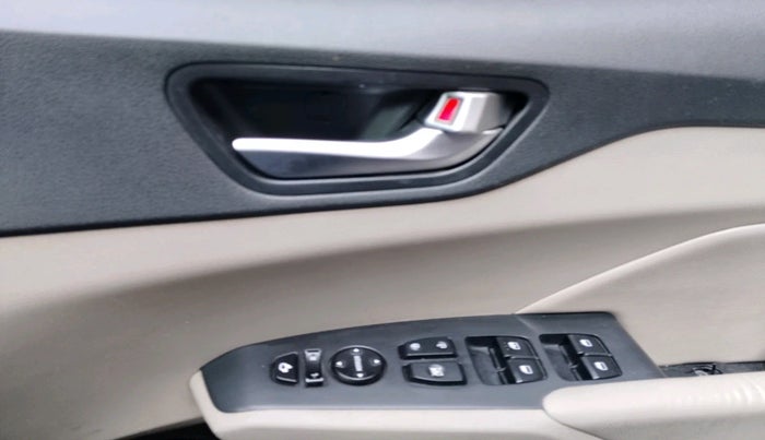 2018 Hyundai Verna 1.6 SX (O) CRDI MT, Diesel, Manual, 1,18,483 km, interior