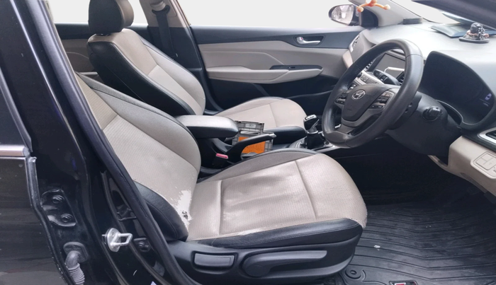 2018 Hyundai Verna 1.6 SX (O) CRDI MT, Diesel, Manual, 1,18,483 km, interior