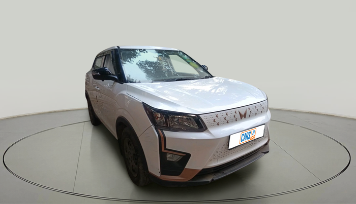 2023 Mahindra XUV400 EC 3.3 KW, Electric, Automatic, 42,140 km, exterior