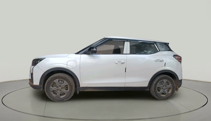 2023 Mahindra XUV400 EC 3.3 KW, Electric, Automatic, 42,140 km, exterior