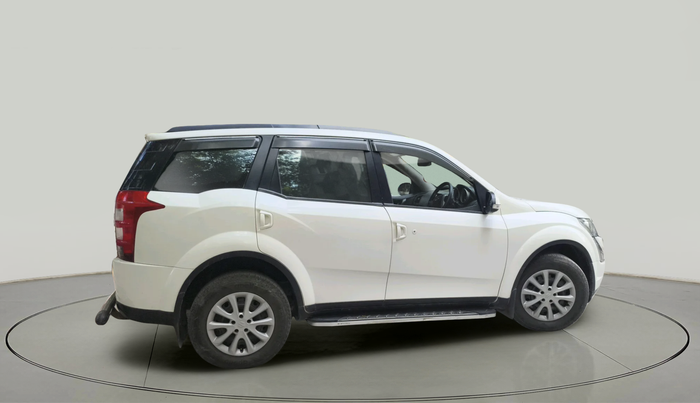 2016 Mahindra XUV500 W10 AT, Diesel, Automatic, 83,388 km, exterior