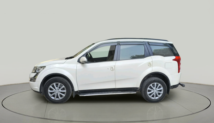 2016 Mahindra XUV500 W10 AT, Diesel, Automatic, 83,388 km, exterior