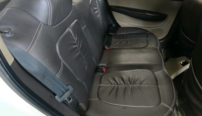 2011 Hyundai i20 MAGNA 1.2, Petrol, Manual, 1,16,956 km, interior