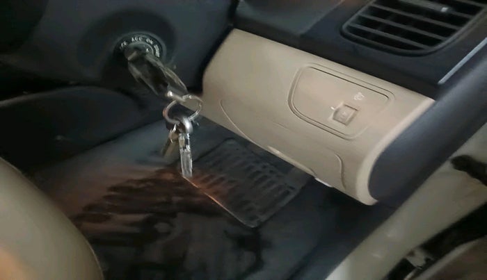 2013 Hyundai Eon MAGNA +, Petrol, Manual, 25,004 km, interior