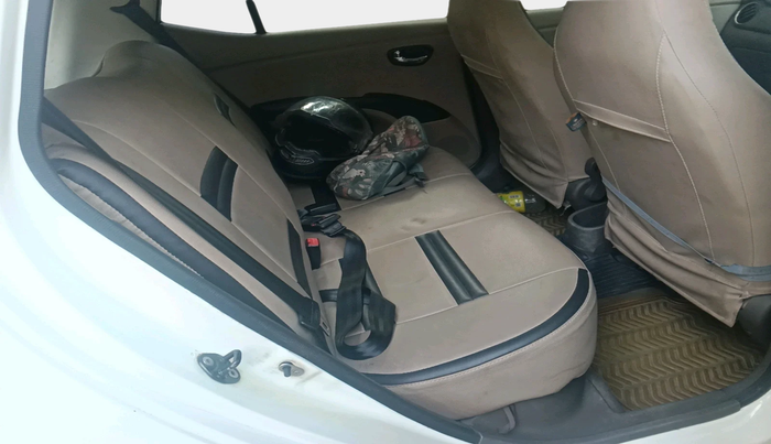 2010 Hyundai i10 MAGNA 1.1, Petrol, Manual, 33,753 km, interior